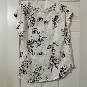 Women’s short sleeved floral tshirt